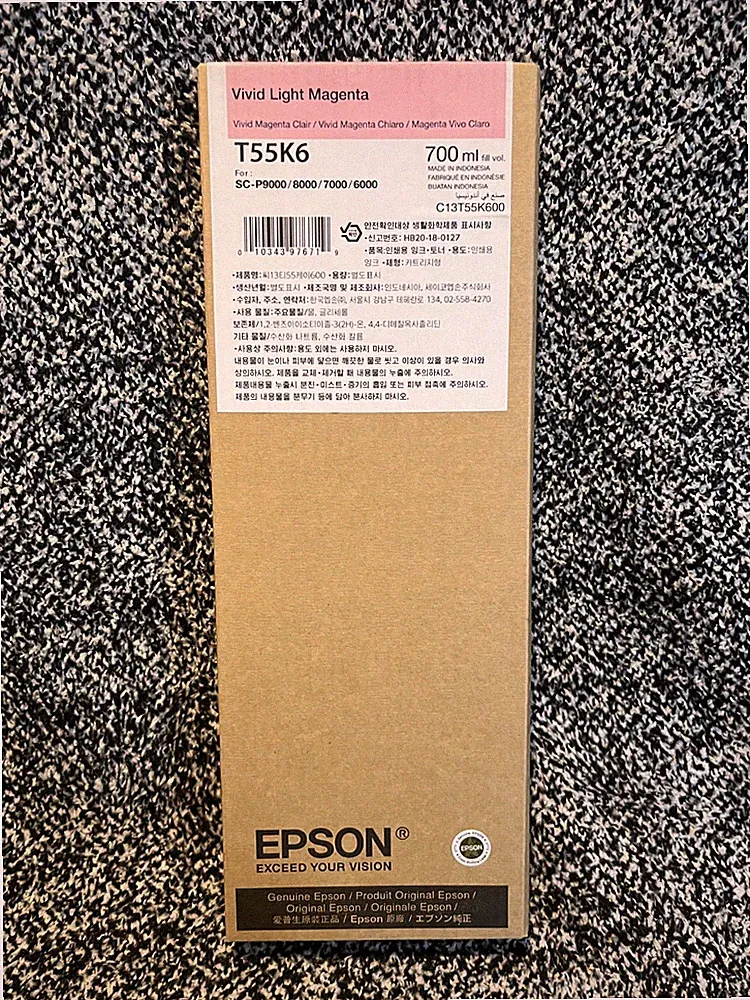 Epson Vivid Light Magenta Ink ** HANDWRITING ON BOX ** T55K6 Date: August 2026